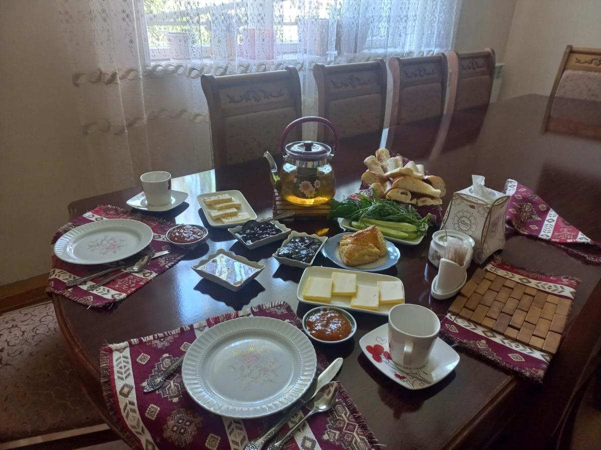 Dilbo House Hotel Дилиян Екстериор снимка