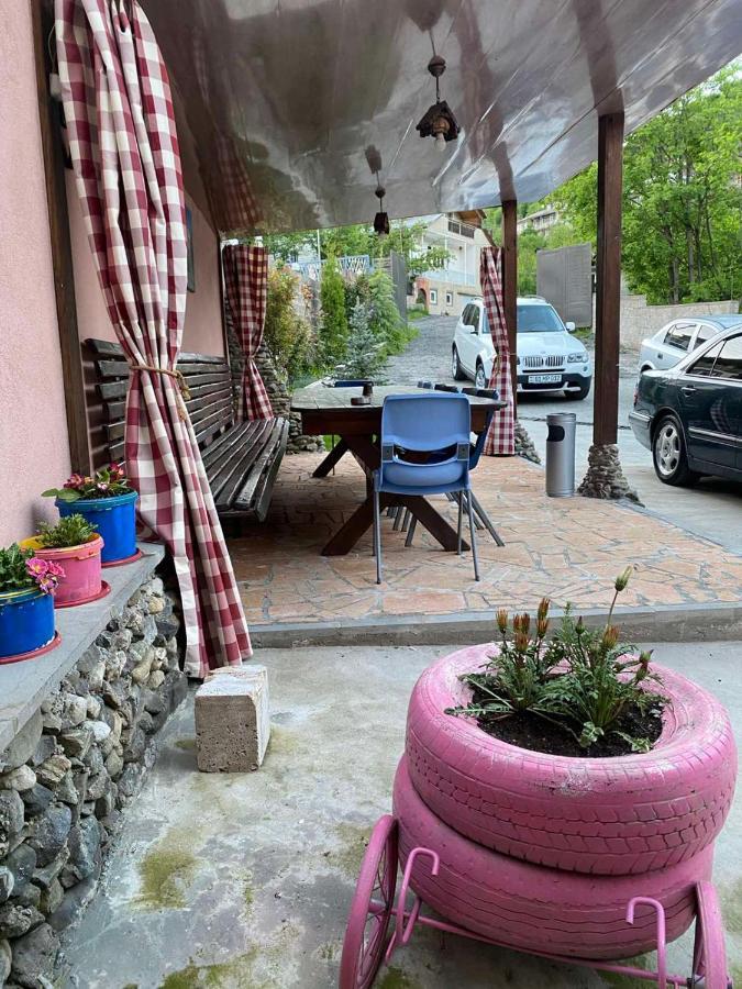 Dilbo House Hotel Дилиян Екстериор снимка