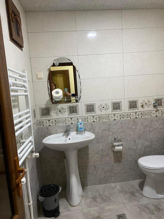 Dilbo House Hotel Дилиян Екстериор снимка