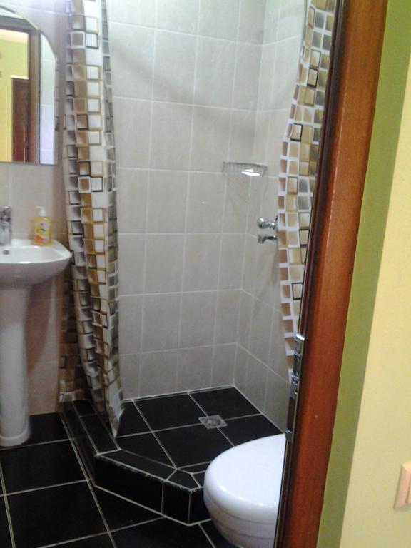 Dilbo House Hotel Дилиян Стая снимка