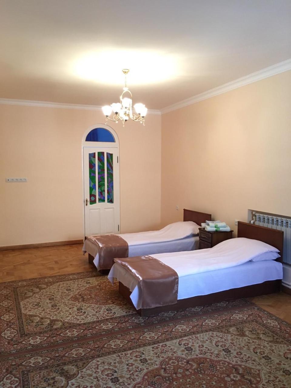 Dilbo House Hotel Дилиян Екстериор снимка