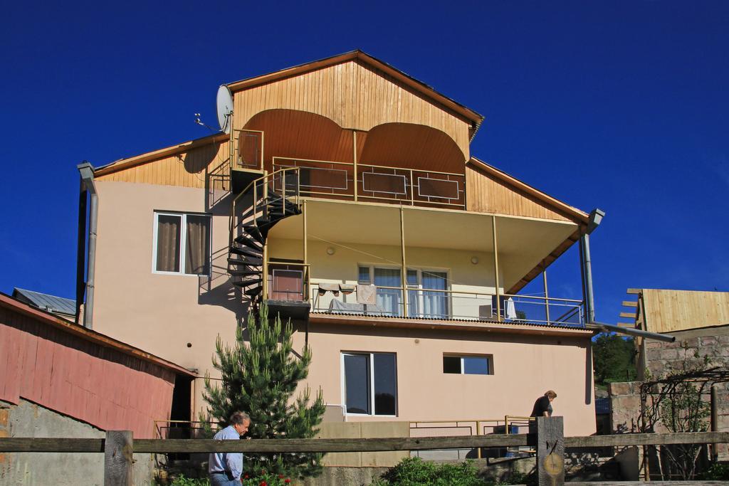 Dilbo House Hotel Дилиян Екстериор снимка